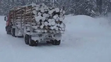 ВОИНЫ ЛЕСНЫХ ДОРОГ ЛЕСОВОЗ IVECO  штурмует перевал (Самарга)