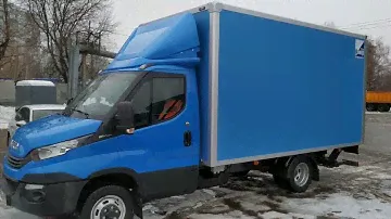 Спойлер на Ивеко Дейли (Iveco Daily) с установкой на клей в голубом цвете