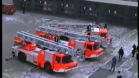 Feuerwehr Stuttgart: 3 BRAND NEW LADDERS / Übergabe 3 Magirus DLK 23-12 n.B., 1998.