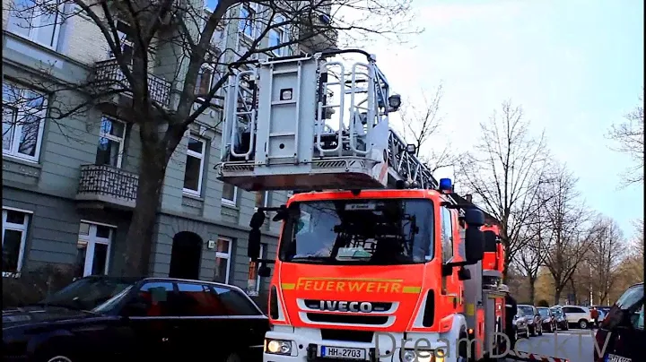 FEUERWEHR HAMBURG DREHLEITER IM EINSATZ DLK 23/12 IVECO BARMBEK