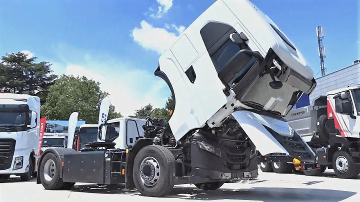 2023 IVECO S WAY 460 CNG Tractor Truck - Full Tour Interior, Exterior & Walkaround - Truck Expo