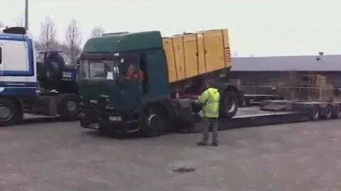 DPX: Loading Iveco 440-E42 / Olympian GEH275 (1)